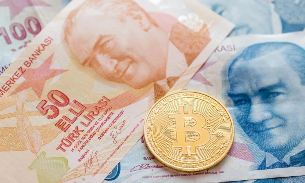 Η ελεύθερη πτώση της τουρκικής λίρας και το «αλεξίπτωτο» του Bitcoin